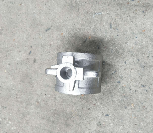 Abrazadera de guardia de collar defensor fijando